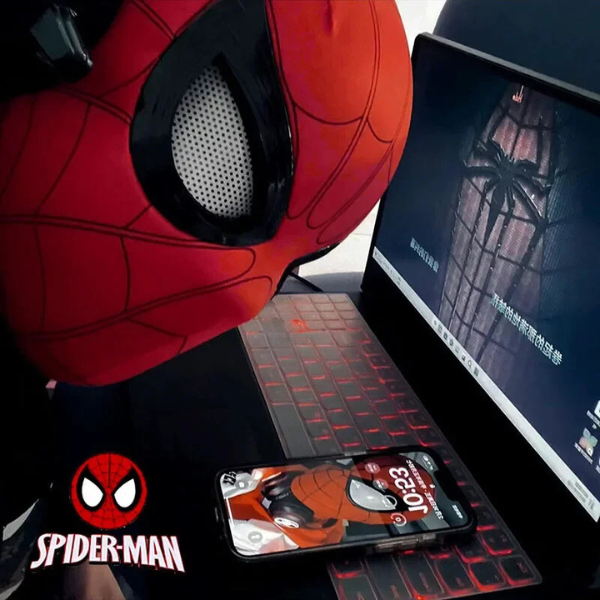 Masque Spiderman avec yeux mobiles clignotants